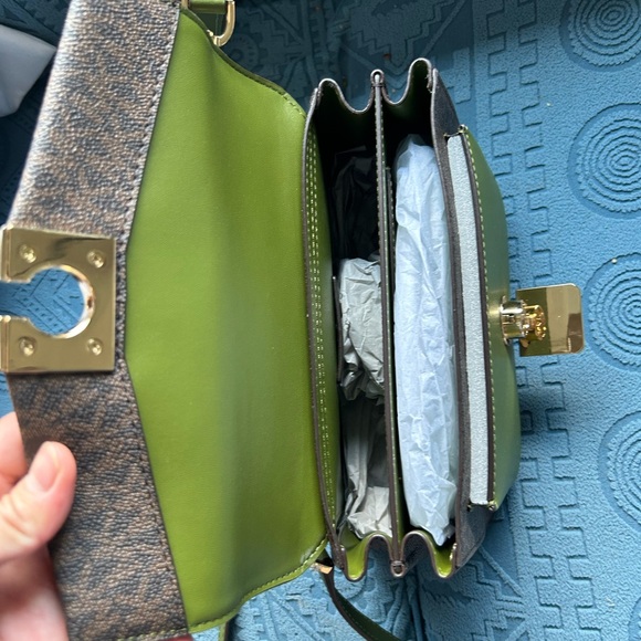 Branw New MK crossbody Bag - Picture 3 of 3